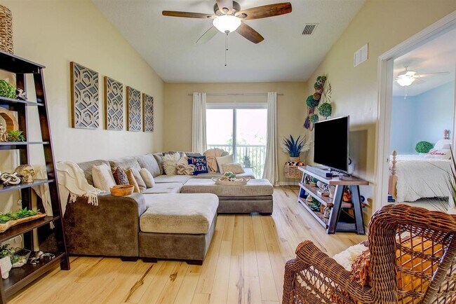 Building Photo - 2344 Golden Lake Loop