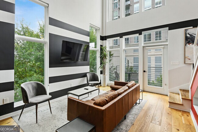 Building Photo - 208 12th St NE