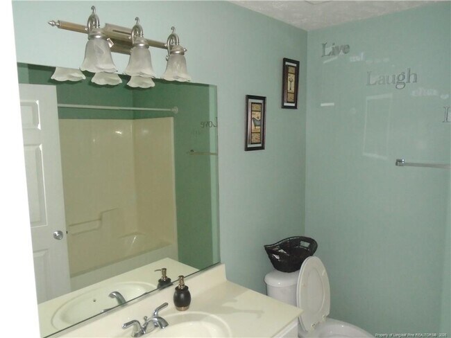 Building Photo - 1770 Renwick Dr