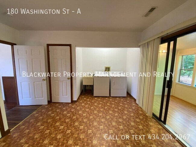 Building Photo - 180 Washington St