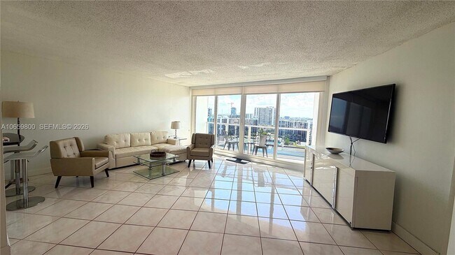 Building Photo - 3505 S Ocean Dr