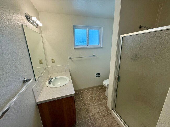 Building Photo - Spacious 4 Bed, 2.5 Bath Home in Fort Collins