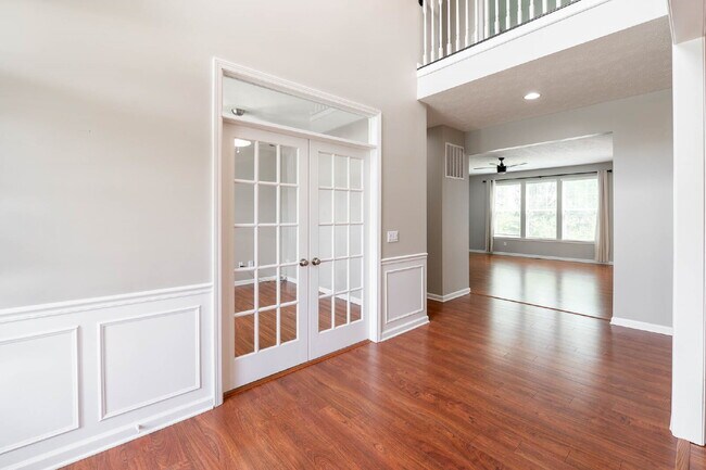 Building Photo - 4 Bedroom , 3 full bath with basement