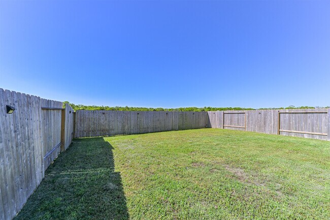 Building Photo - 138 Austin Rd