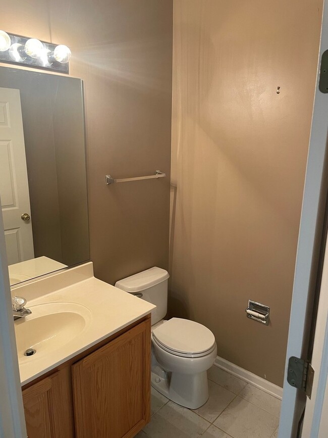 Building Photo - 3092 Kentshire Cir