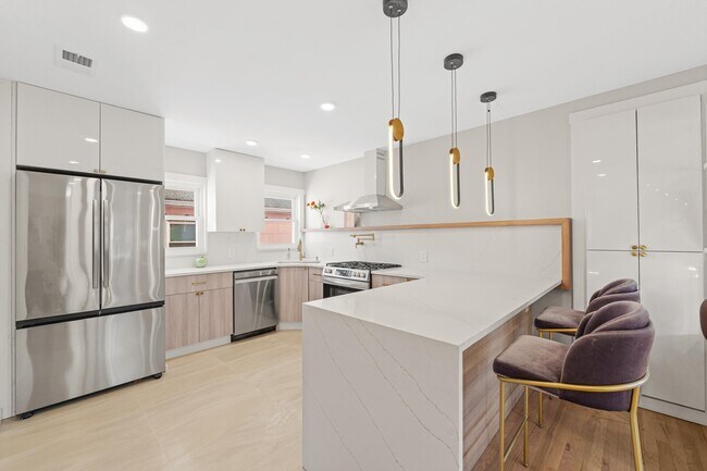 Building Photo - 312 Garfield Ave