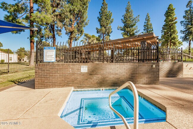 Building Photo - 5136 E Evergreen St