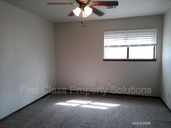 Building Photo - 1406 Mary Lee Ln