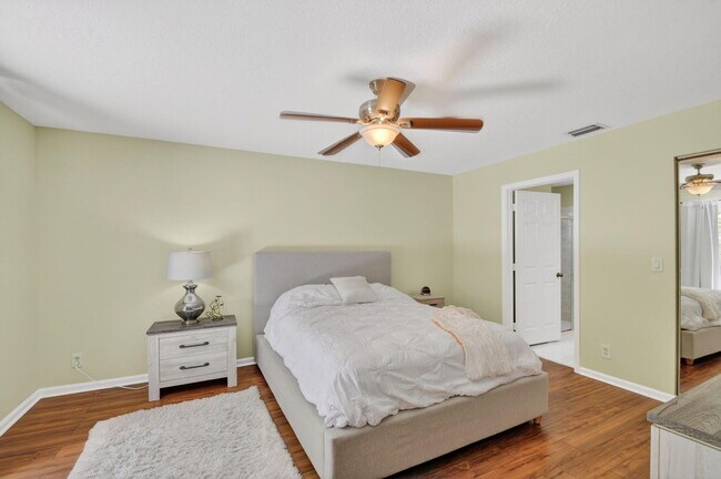 Building Photo - 1080 Salmon Isle