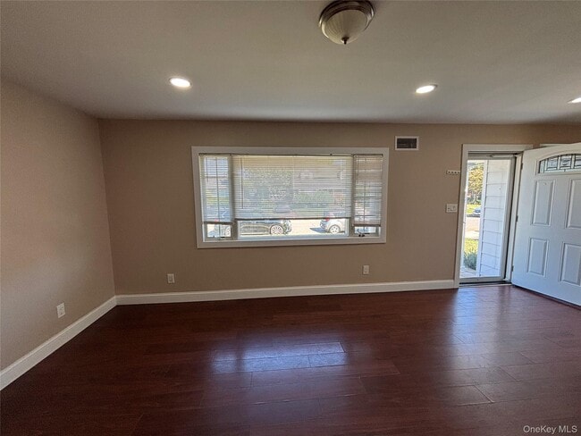 Building Photo - 476 Whittier Ave