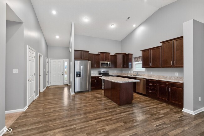 Building Photo - 6607 Laurelwood Dr