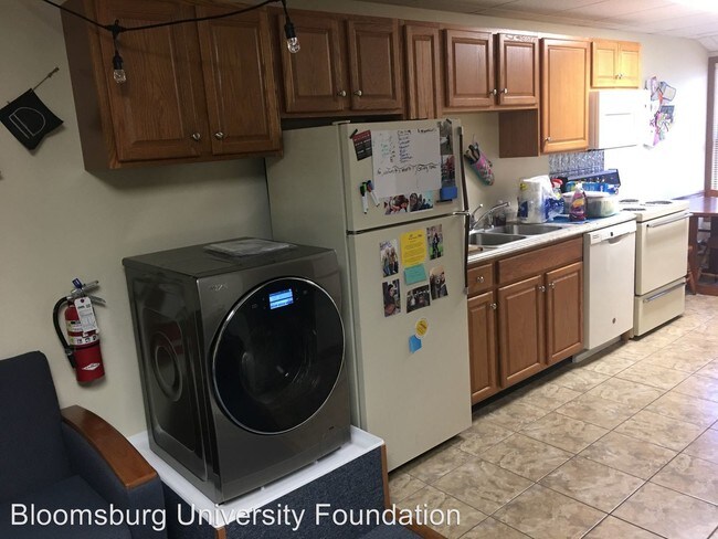 Building Photo - 100 S Penn St