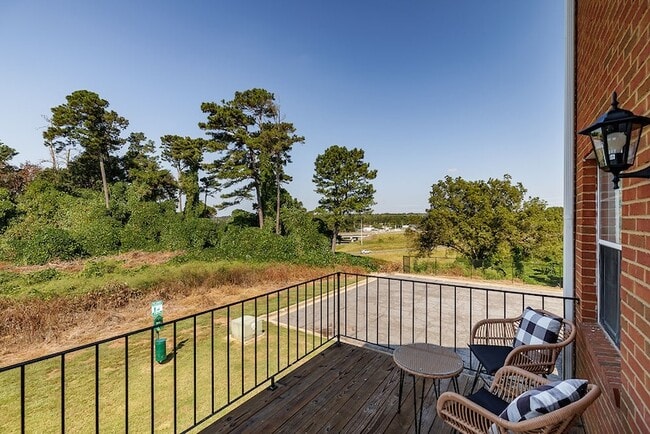 Building Photo - 2165 S Milledge Ave