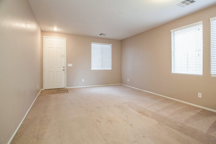 Building Photo - 11592 Renzo St