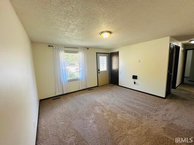 Building Photo - 2719 Kingsland Ct