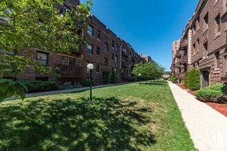 Building Photo - 2 bedroom in Chicago IL 60657