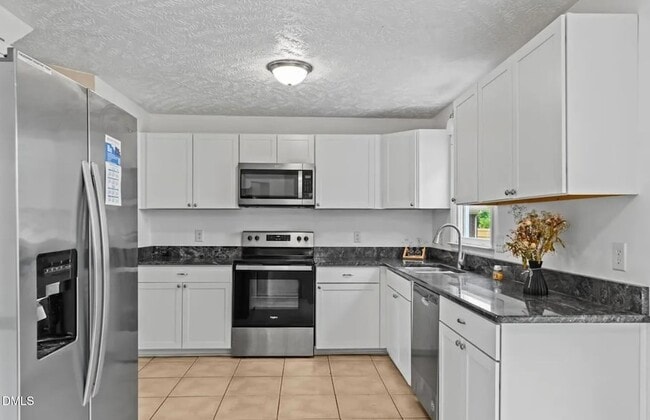 Building Photo - 1142 Blankshire Rd