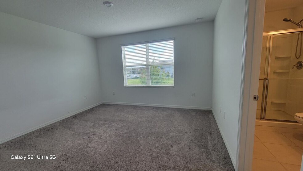 Building Photo - 2066 Crystal Bell St
