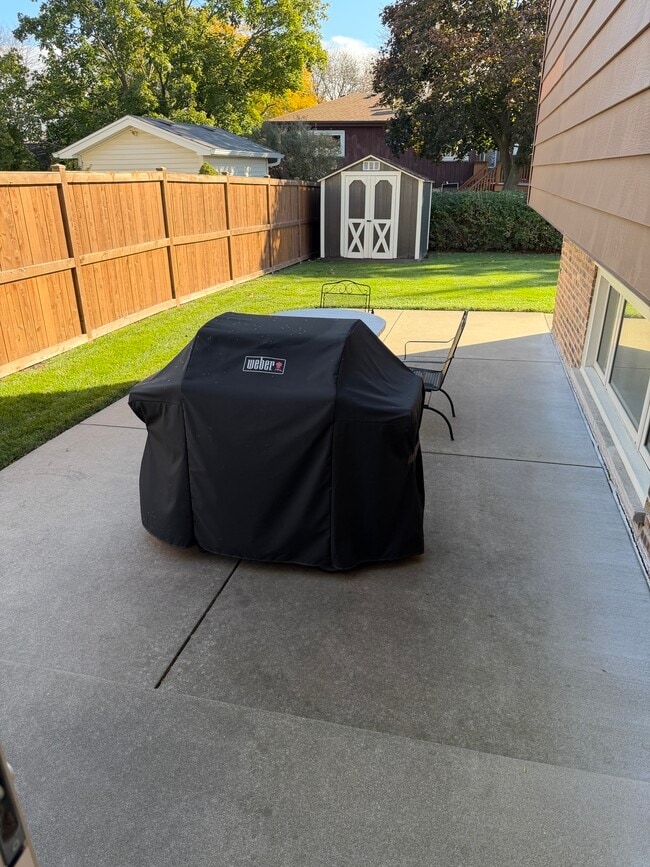 Building Photo - 585 Leahy Cir