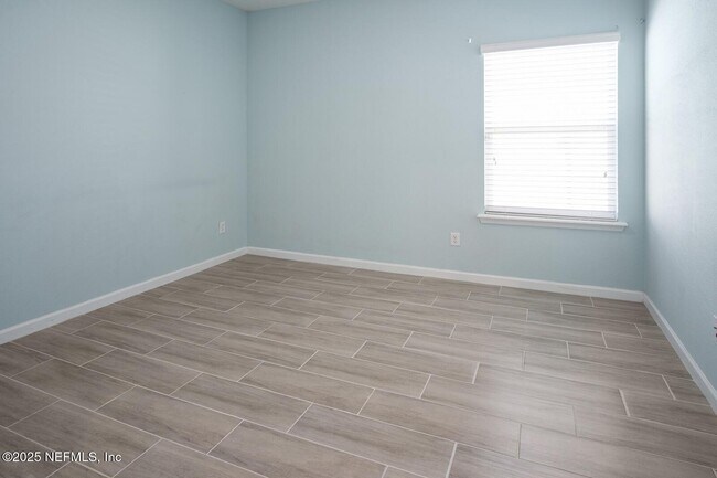 Building Photo - 351 St James Way