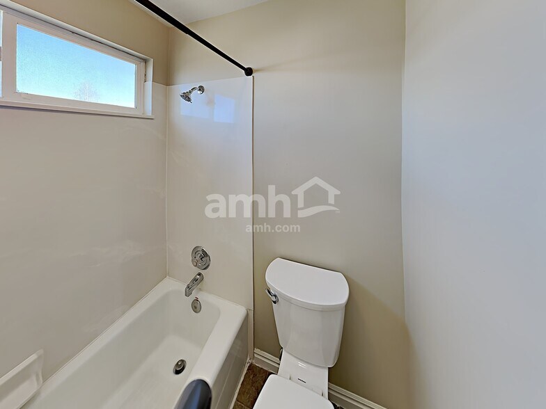 Building Photo - 2384 W 2200 S