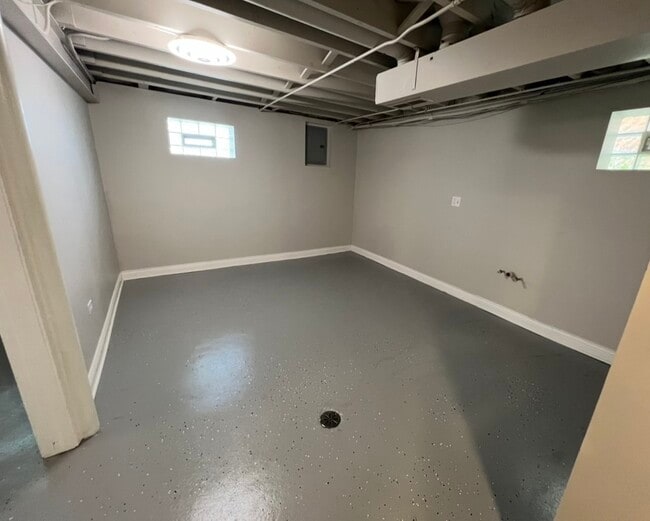 Building Photo - 10317 S Peoria St