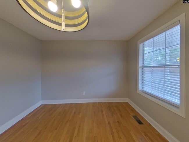 Building Photo - 8737 Windsor Lake Blvd