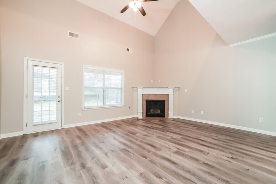 Building Photo - 4349 Genevieve Dr