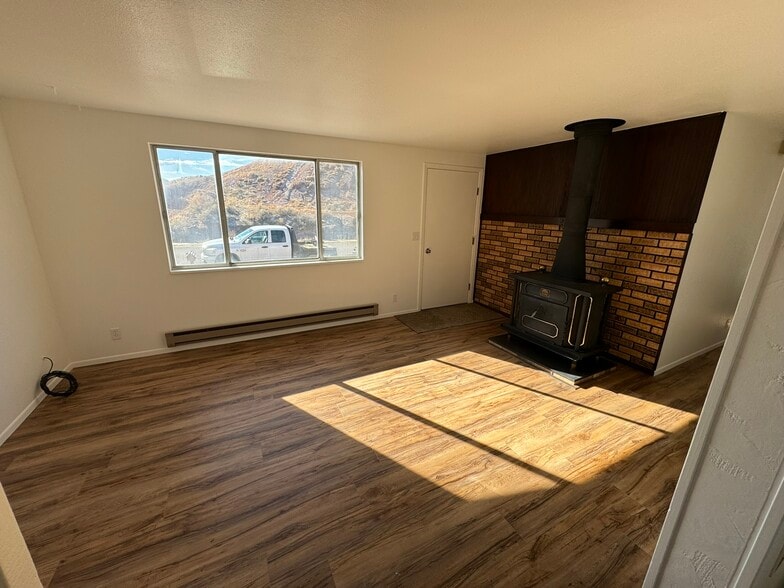 Entry / Living Room - 355 E 400 S