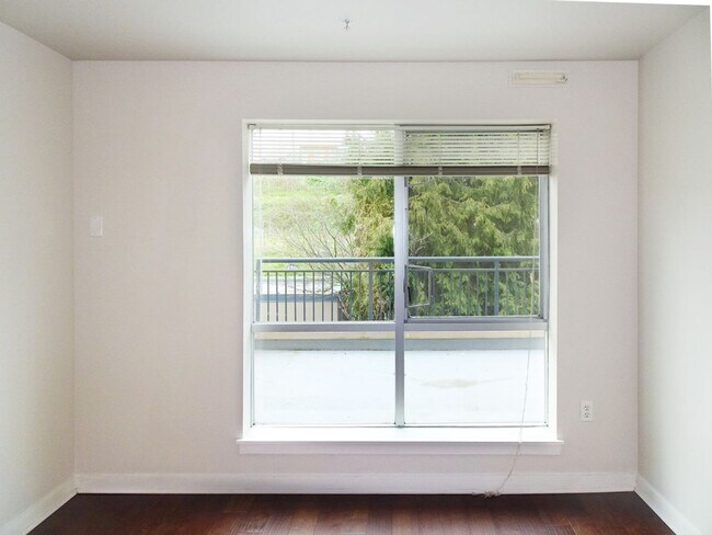 Building Photo - 1bd/1ba Seattle Condo