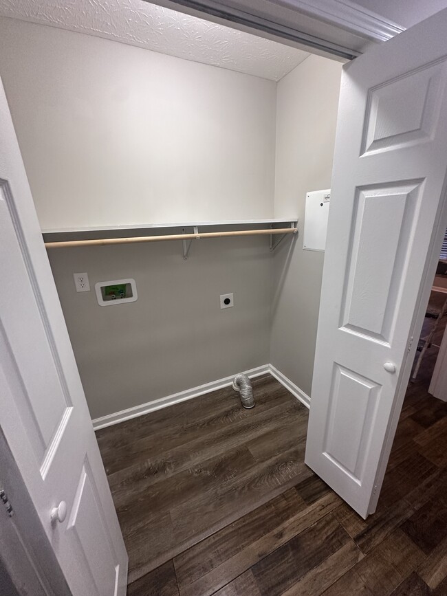 Building Photo - 4293 Bristow Rd