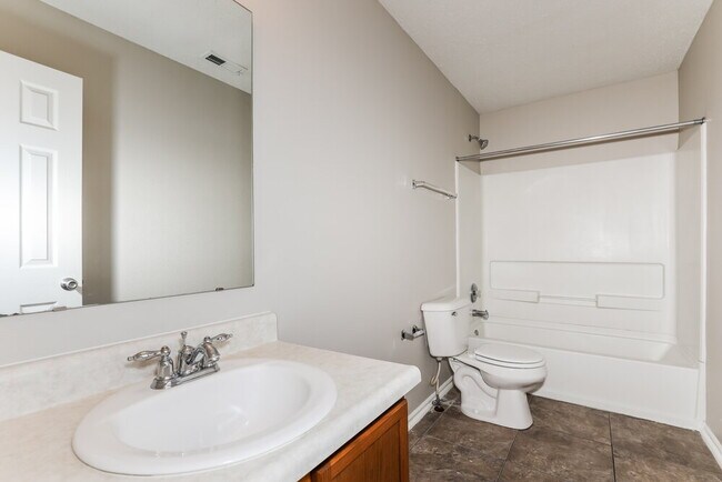 Building Photo - 2837 Ludwig Dr