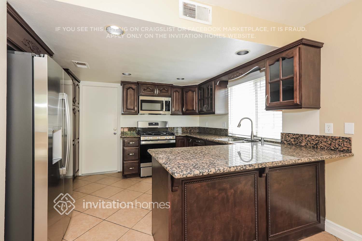 Building Photo - 14772 Long View Dr