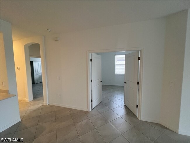Building Photo - 2320 Dragonfruit Wy