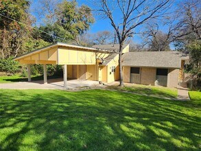 Building Photo - 1510 Rockdale Cir