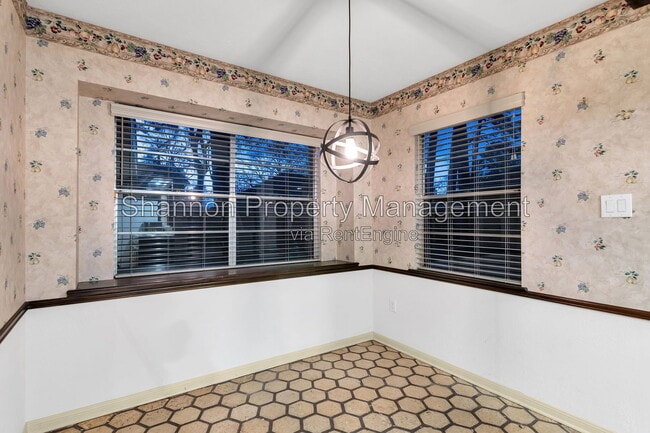 Building Photo - 3810 Glenheather Dr