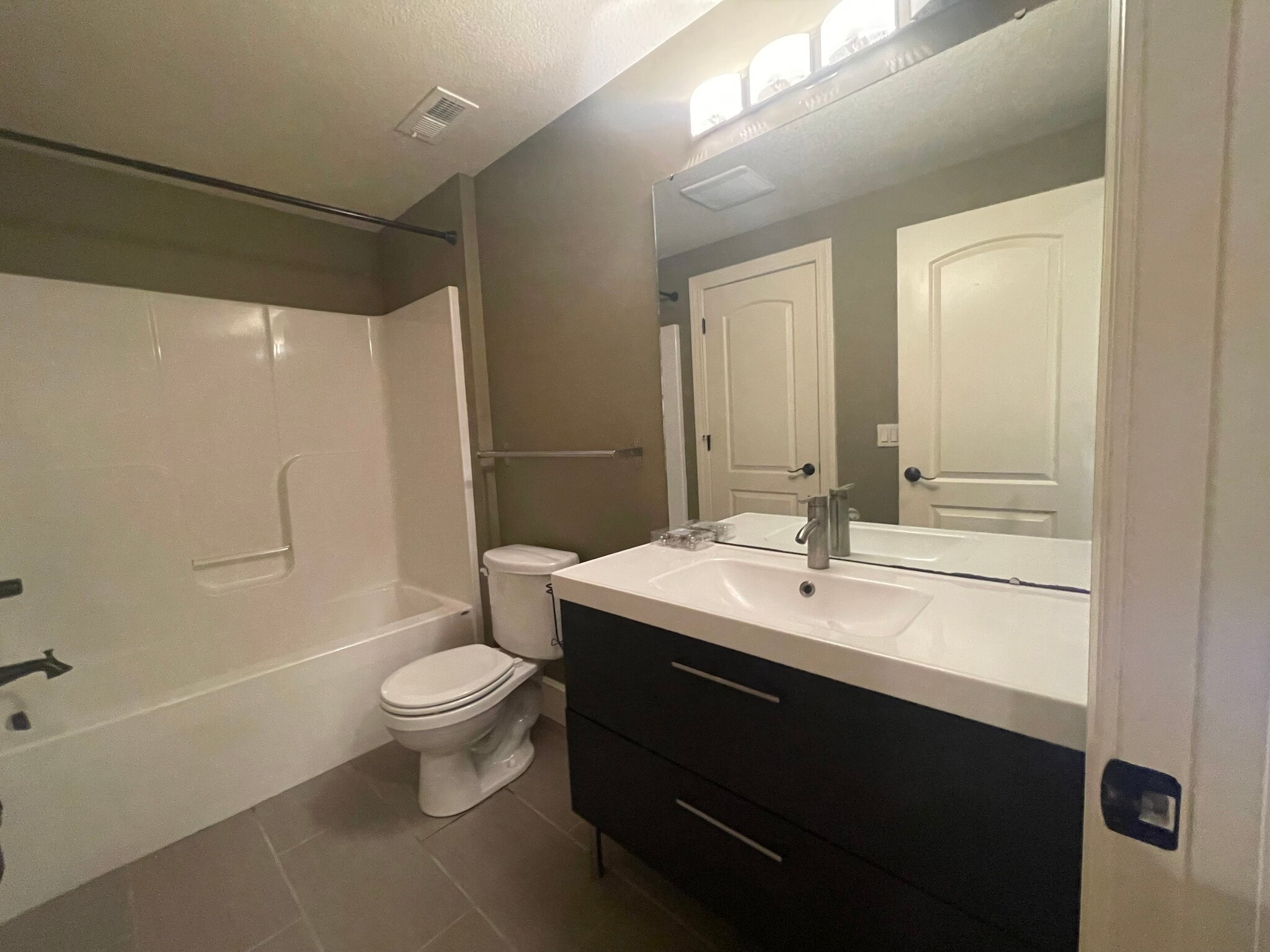 Bathroom - 1609 W 4th St