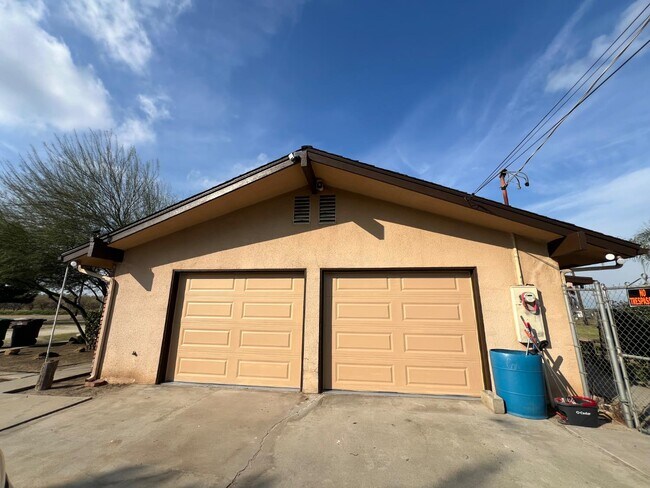 Building Photo - 7828 S Del Rey Ave