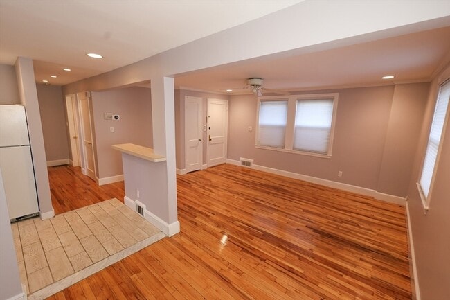 Building Photo - 33 Paragon Rd