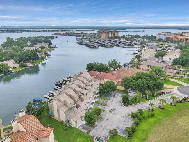 Building Photo - 604 Port