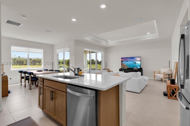 Building Photo - 2081 Mossy Vine Ave