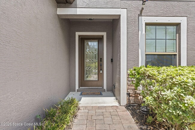 Building Photo - 553 Trymore Dr SE