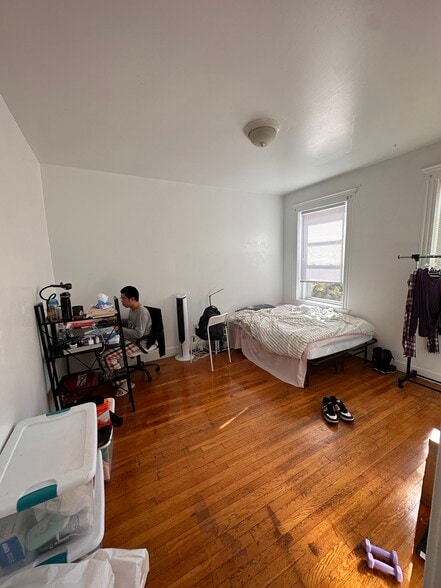 Building Photo - 107 Park Dr