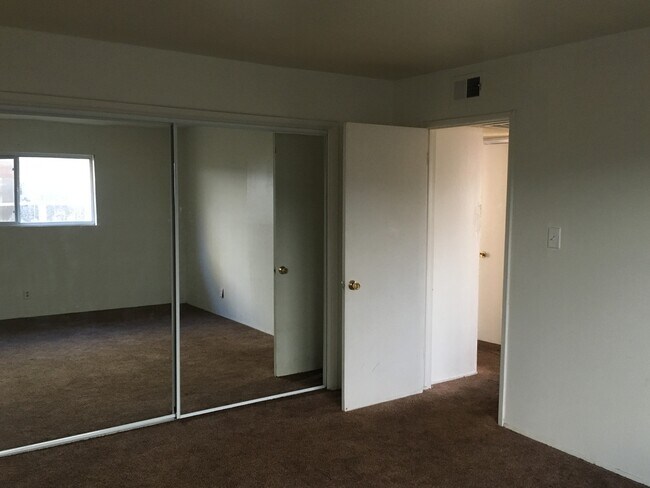 Building Photo - 4331 Balboa Dr