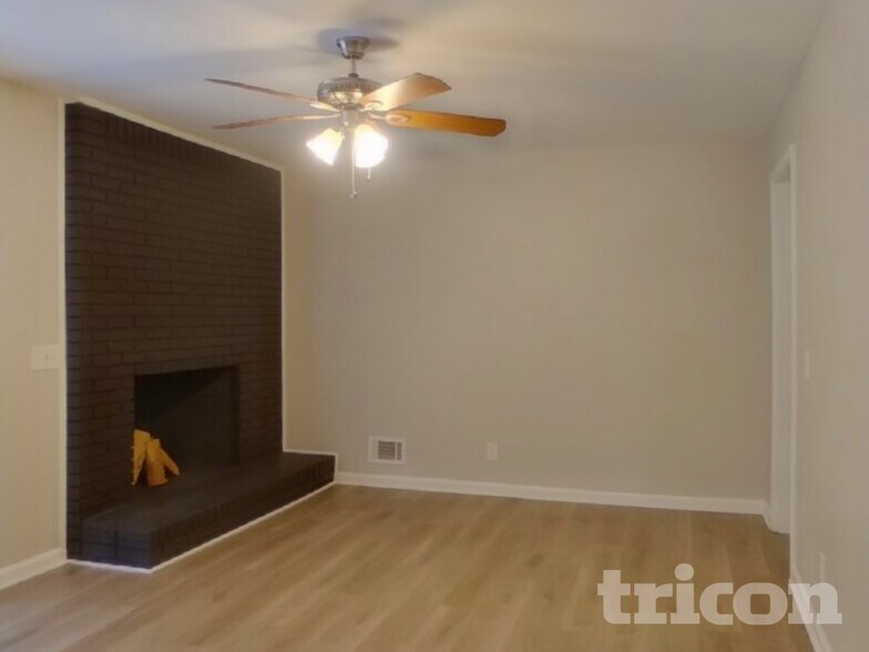 Building Photo - 3959 Notre Dame Pass