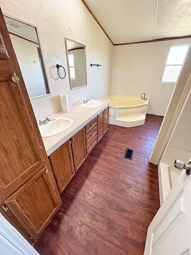 Building Photo - Beautiful 4 Bedroom 2 Bath manufactured home in Rhome Texas on 2 acres.