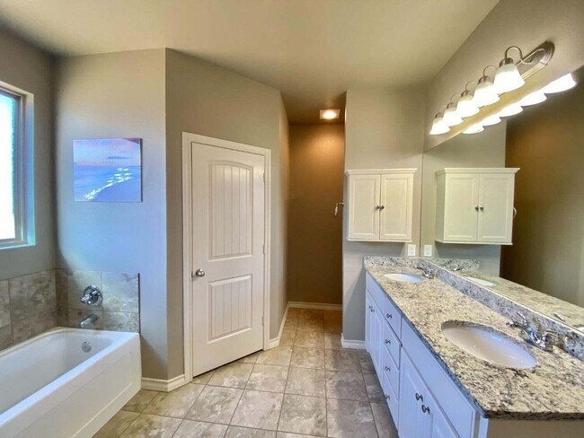 Building Photo - 7810 86th St