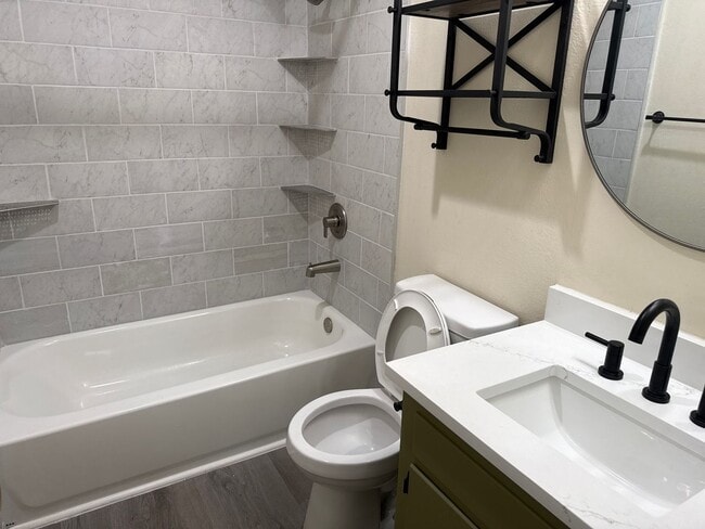 Building Photo - 1742 Byron Dr