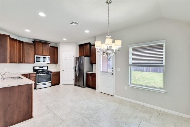 Building Photo - 145 Pine Island Ln