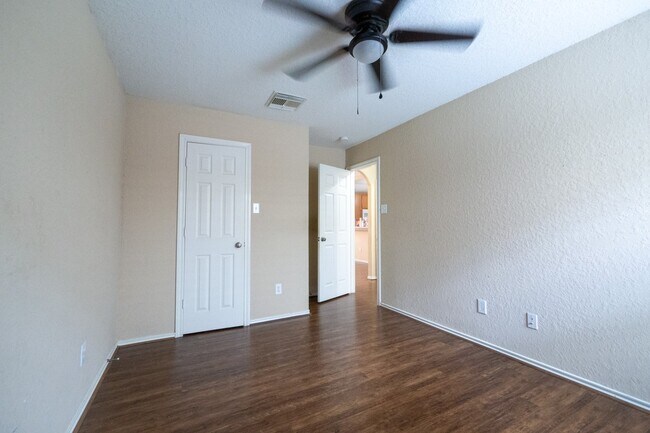 Building Photo - 11219 Overland Trail Dr